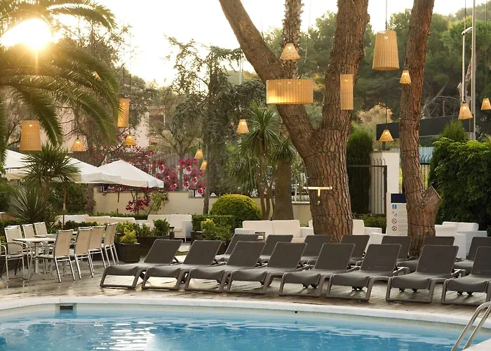 阿莱格里亚费奈斯玛尔酒店 酒店 滨海略雷特