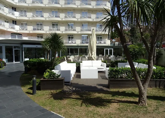 Hotel Alegria Fenals Mar 3*